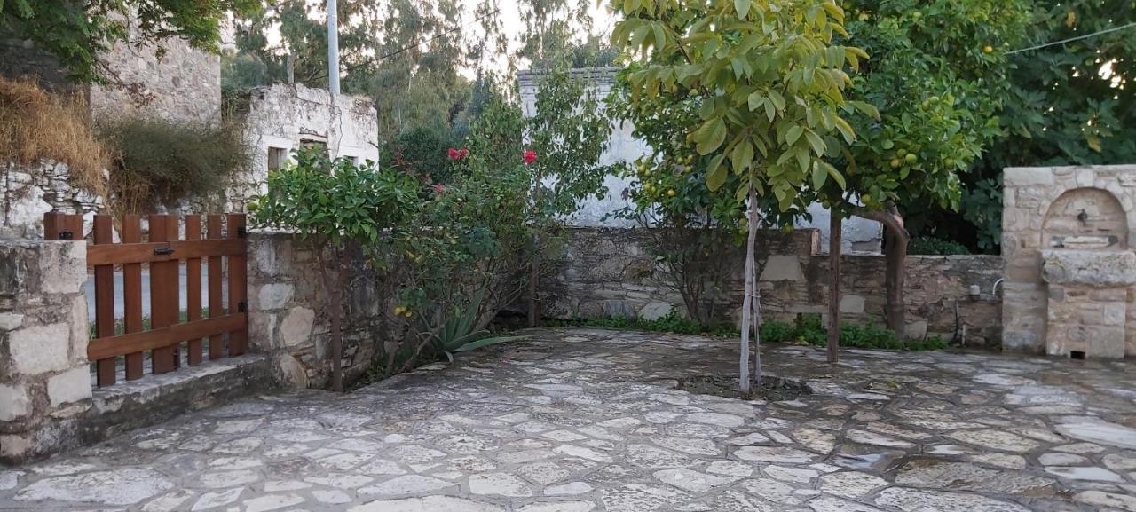 Small Traditional House In Asfendiou Kos Agios Dimitrios  Exterior photo
